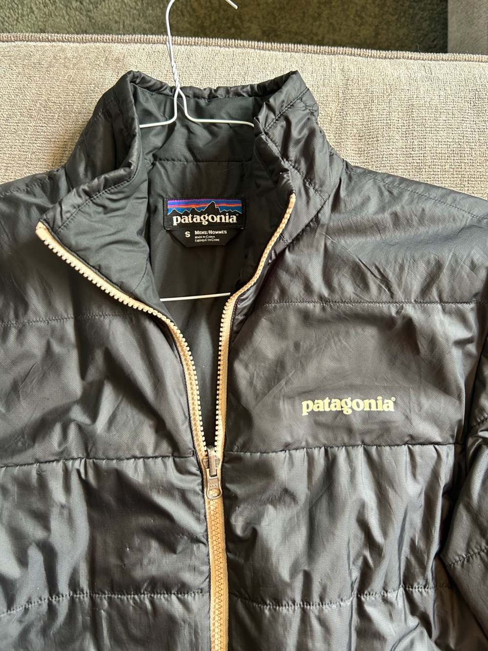 Patagonia Black Puffer Jacket with Tan Zipper Trim Men’s Small